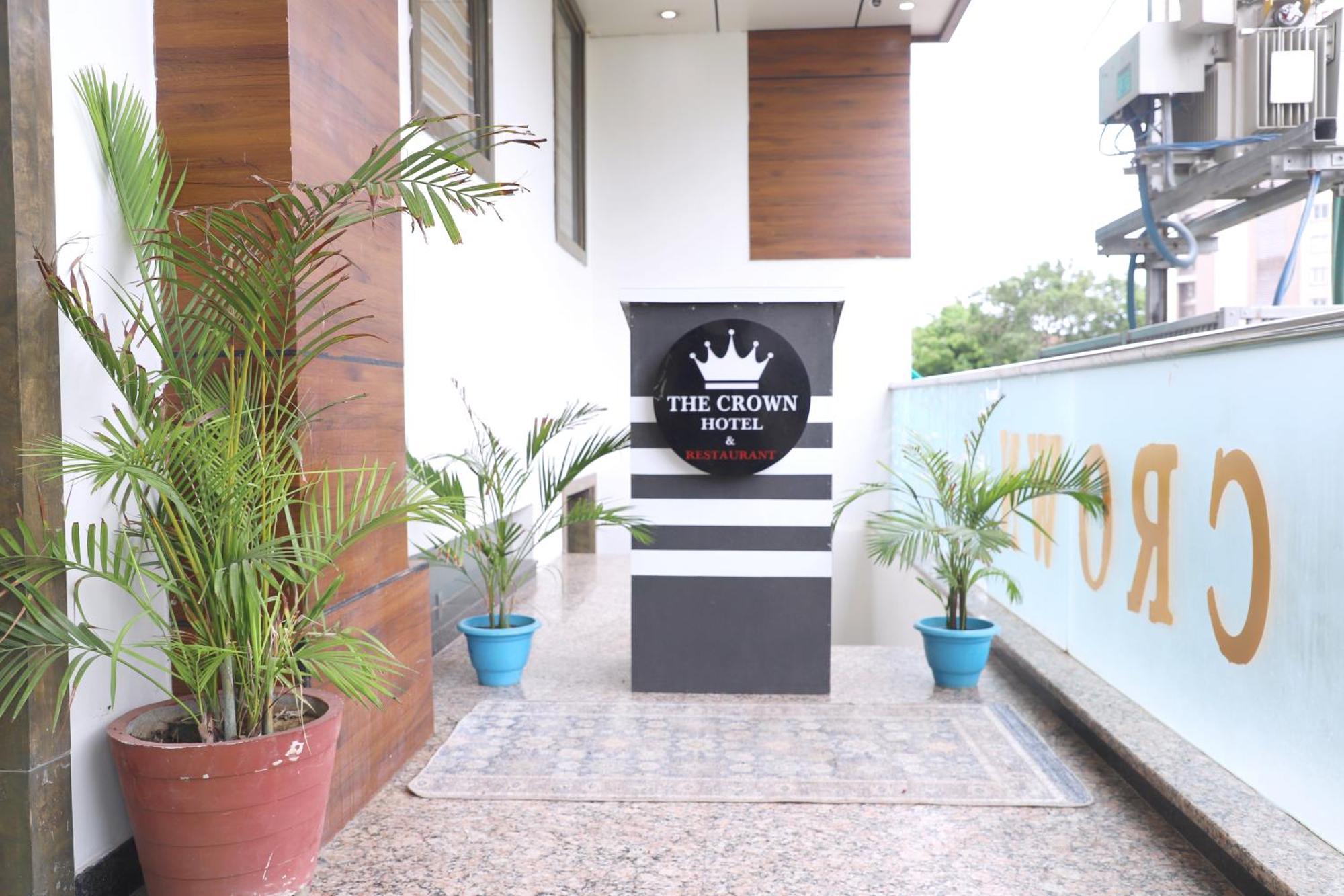 Crown Hotel Agra Near Taj Mahal Exterior photo